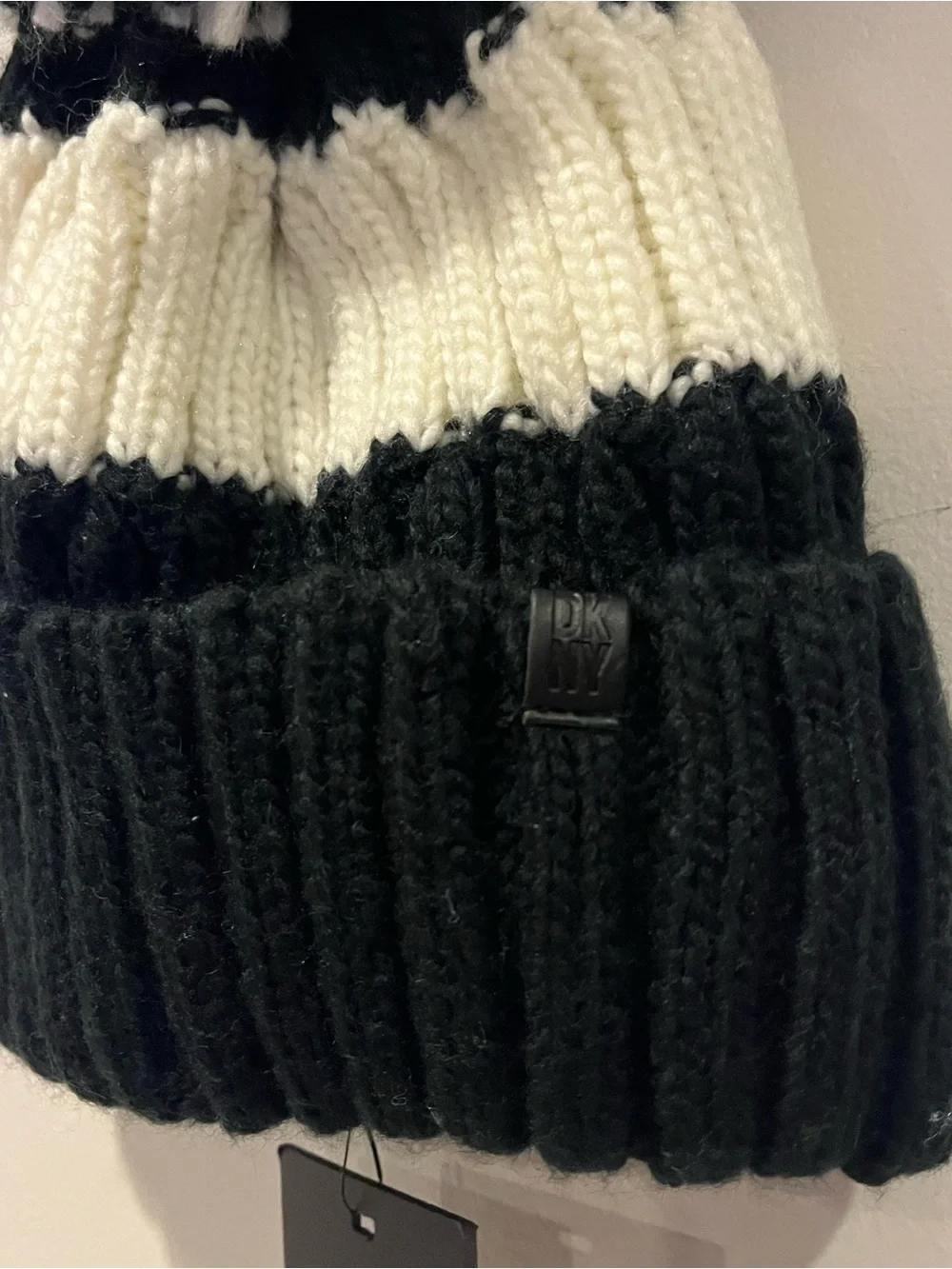 Dkny nwt pom